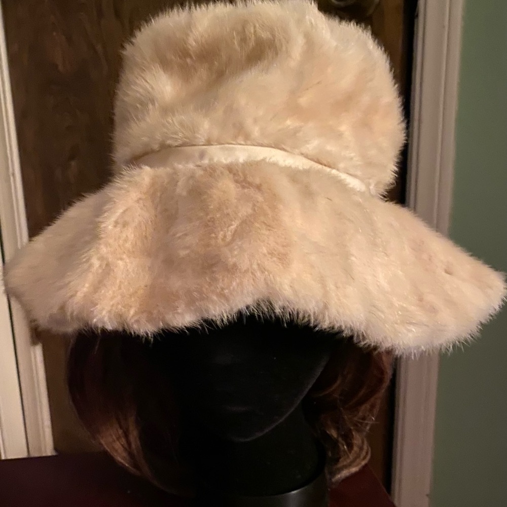 Vintage JW Robinson of California Mink Hat